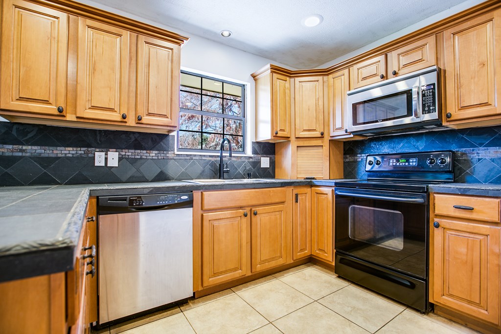 1617 Idaho Ave Property Photo 14