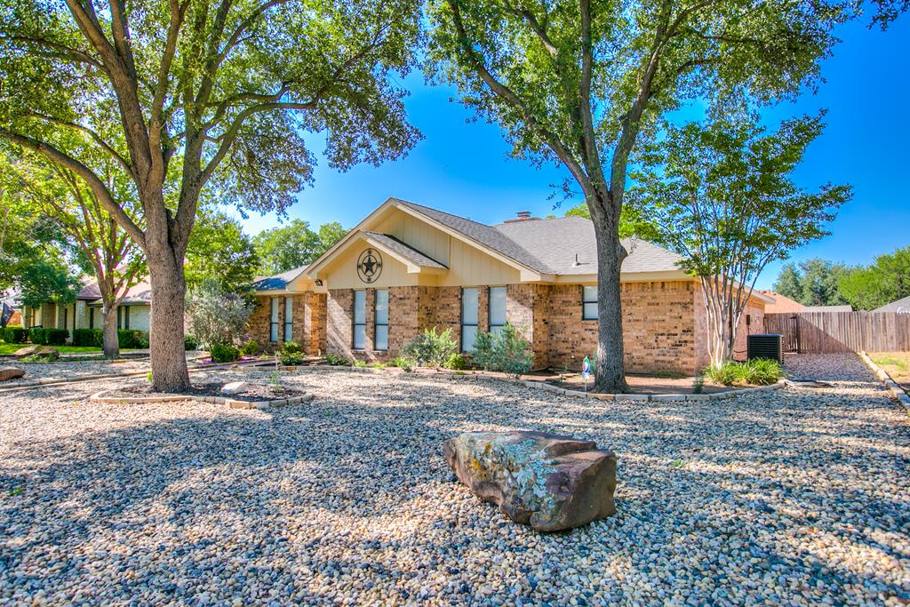3325 Shadyhill Dr Property Photo 1