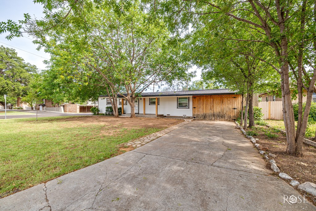 2501 Tcu Ave Property Photo 3