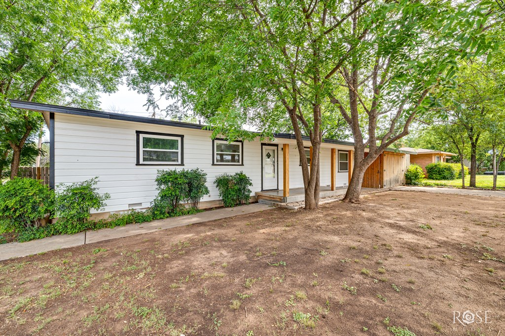 2501 Tcu Ave Property Photo 4