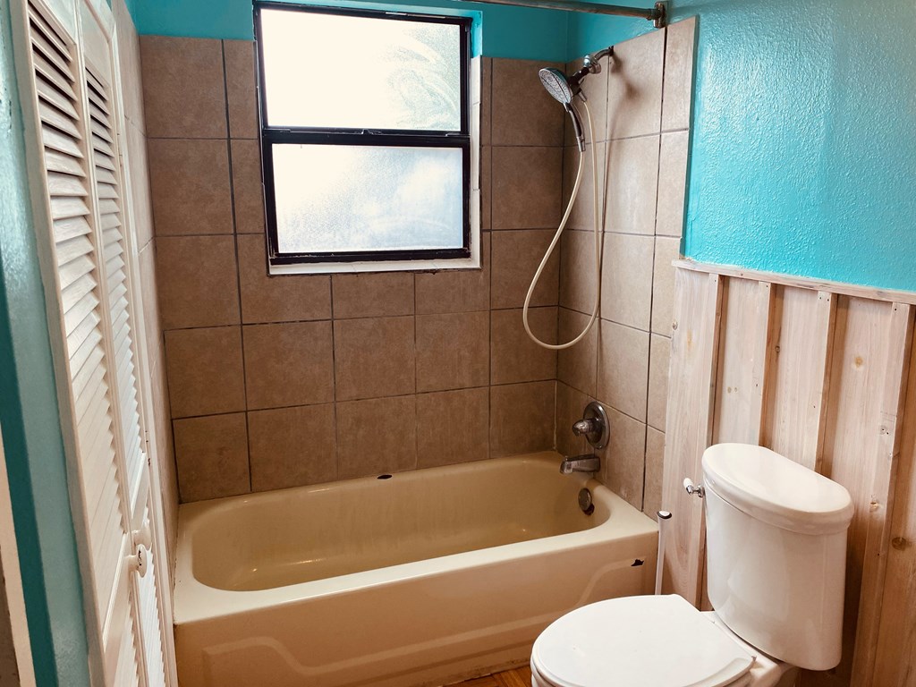 15702 Adams St Property Photo 5