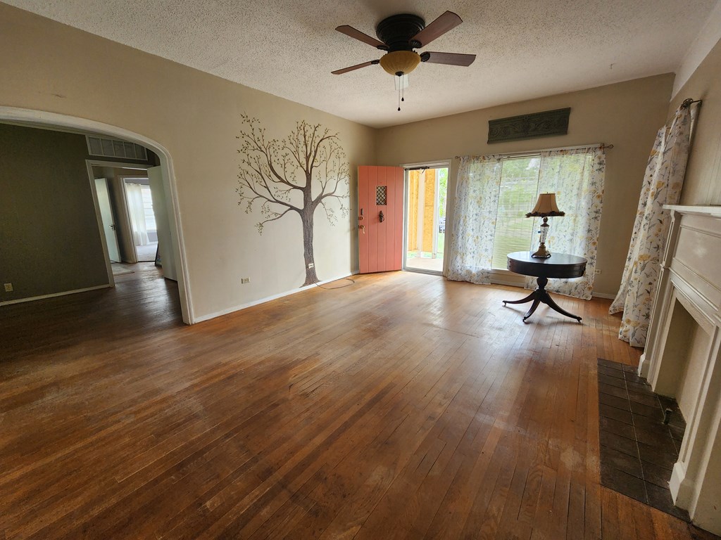 200 Penrose St Property Photo 3