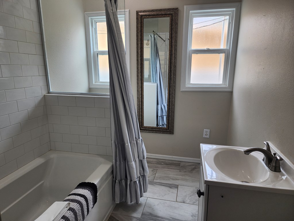 200 Penrose St Property Photo 8