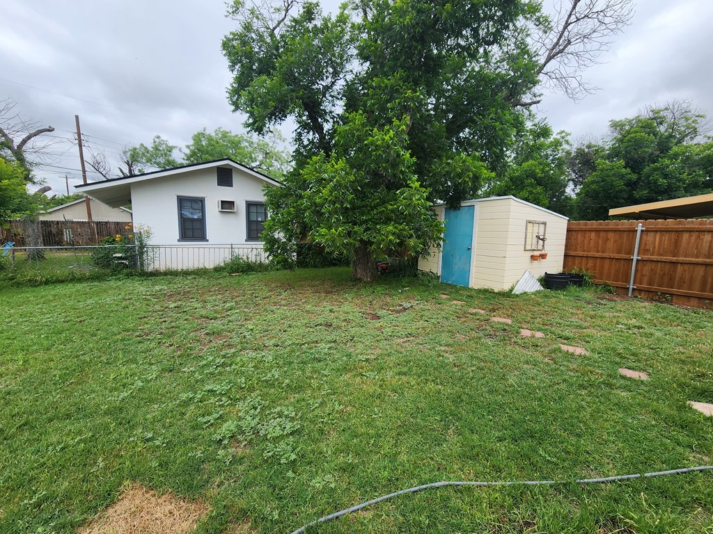 200 Penrose St Property Photo 10
