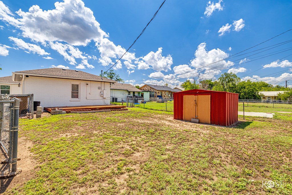 2822 North St Property Photo 17