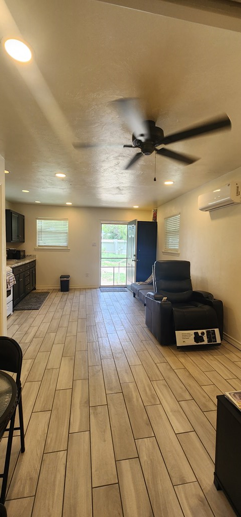 506 N Parkview Dr Property Photo 3