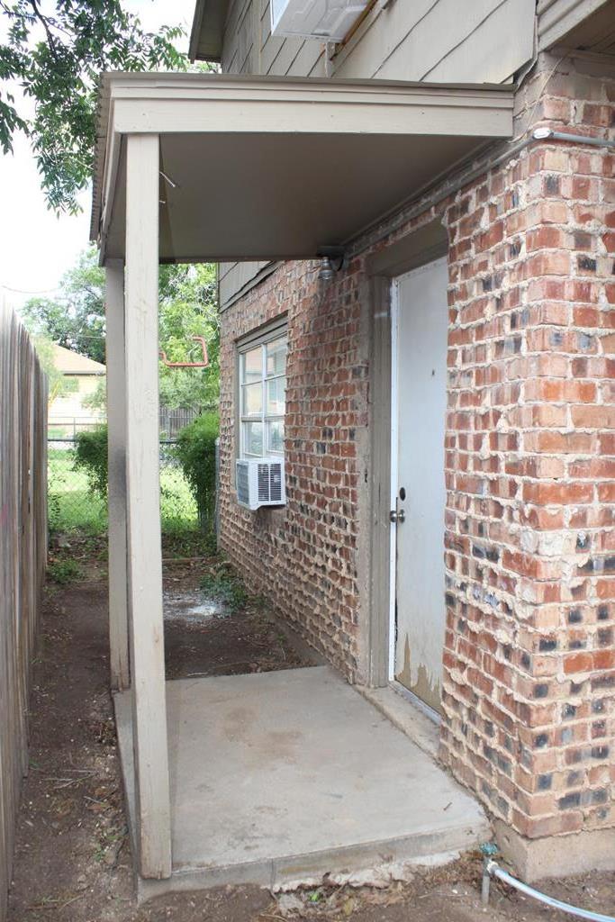 220 A N Adams St Property Photo 1