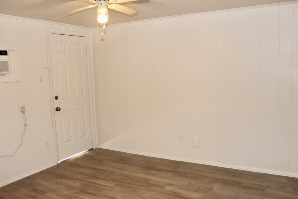 220 A N Adams St Property Photo 2