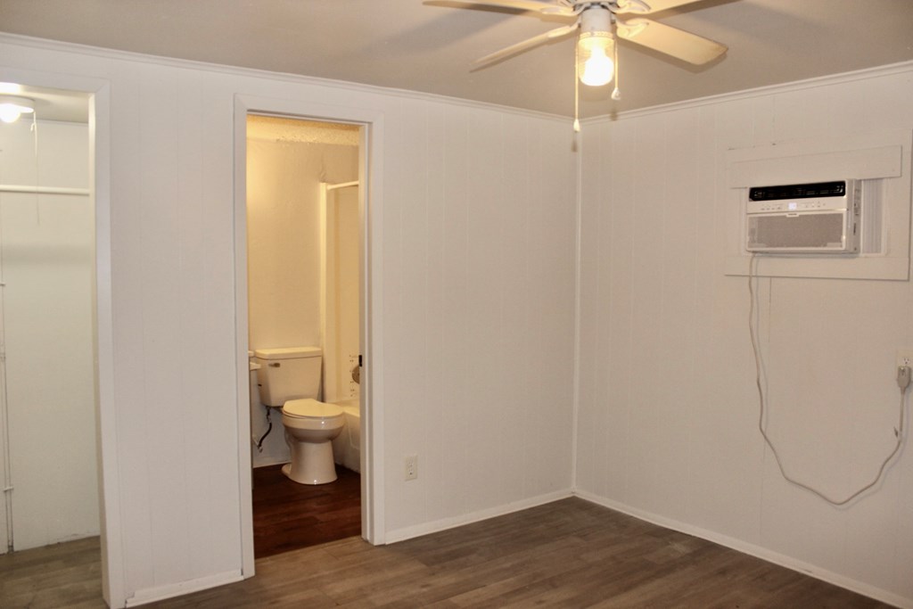 220 A N Adams St Property Photo 3