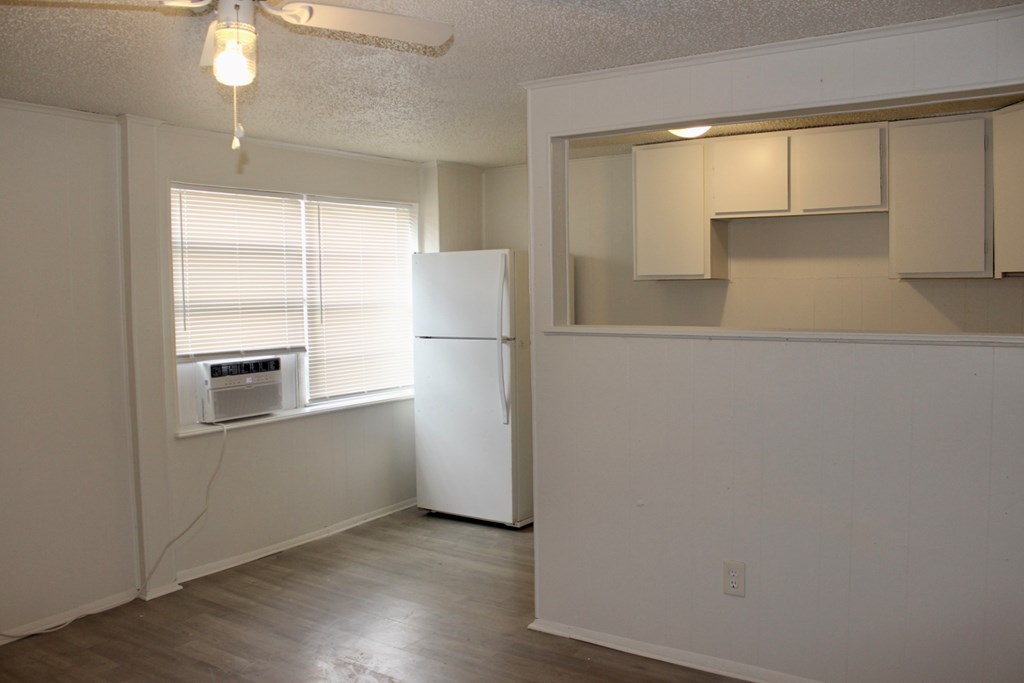 220 A N Adams St Property Photo 5