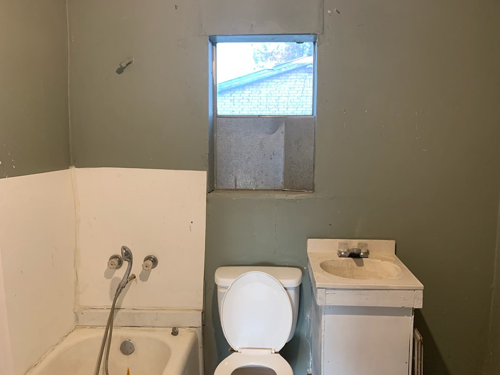 620 W 19th St Property Photo 14