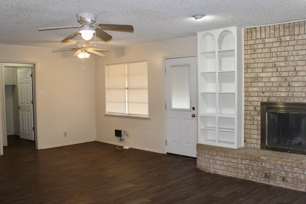 4118 Nottingham Trail Property Photo 2