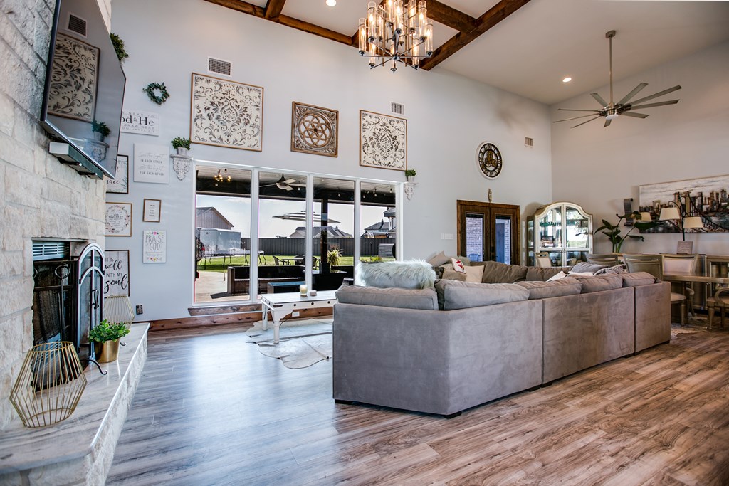 7125 Club Creek Lane Property Photo 7