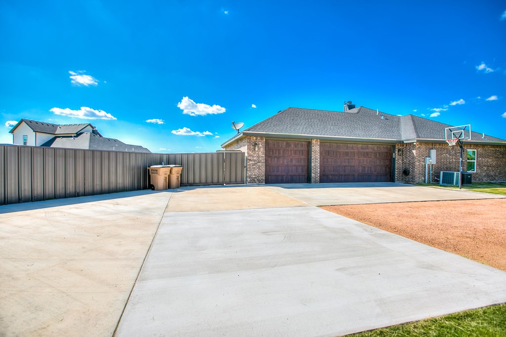 7125 Club Creek Lane Property Photo 48
