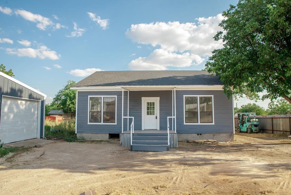 209 6th Ave Property Photo 2