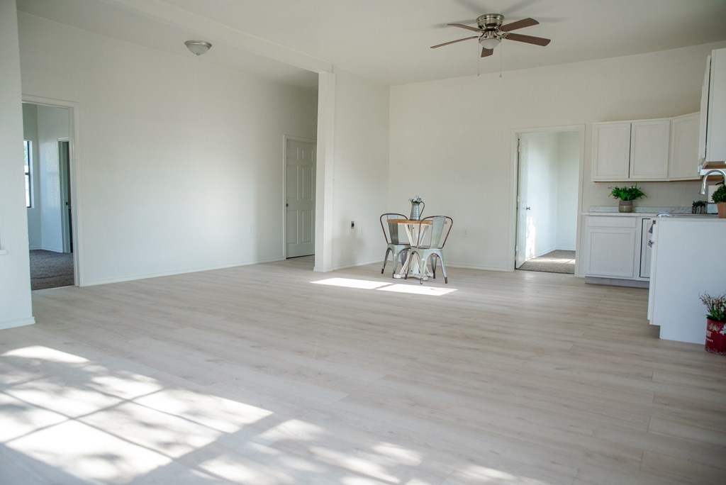 209 6th Ave Property Photo 6