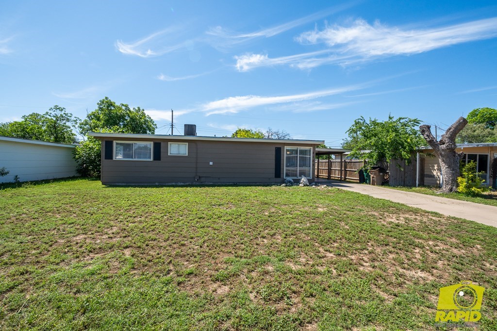 2123 Wilson St Property Photo 3
