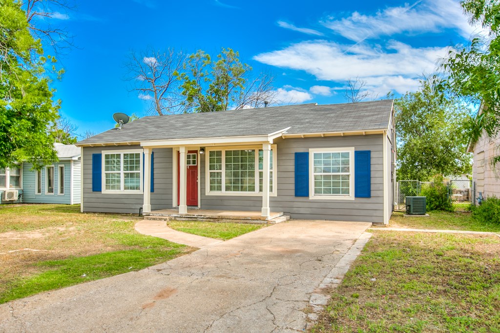 1619 Spaulding St Property Photo 3