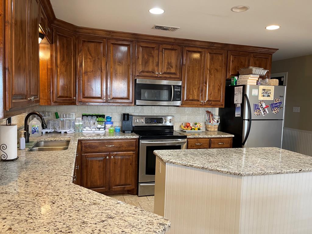 411 Labadie Property Photo 3