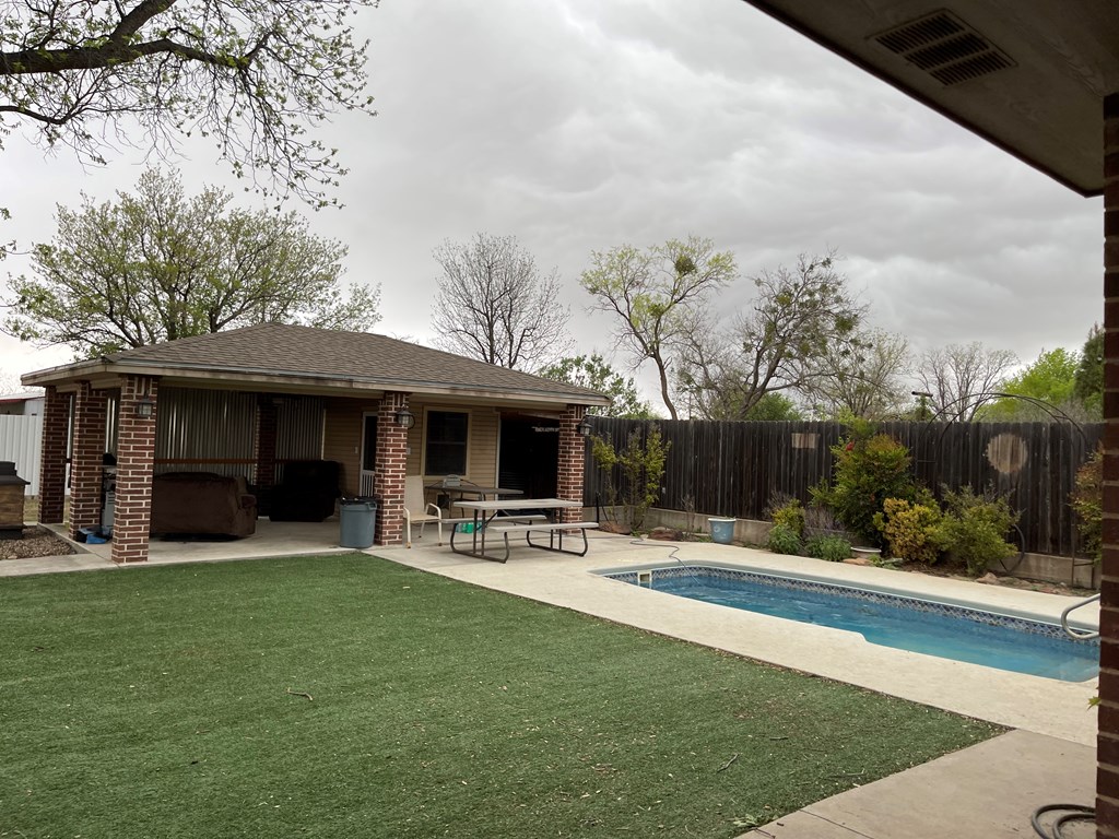 411 Labadie Property Photo 11