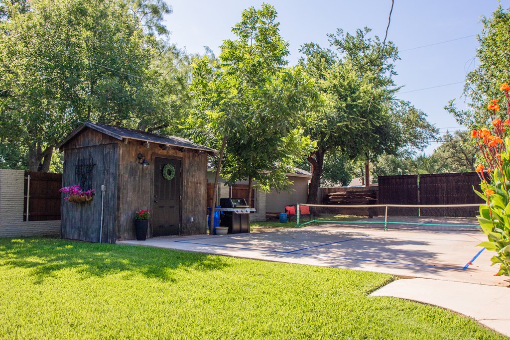 2611 Live Oak St Property Photo 34
