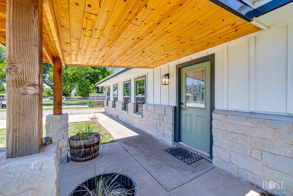 1020 Cactus Lane Property Photo 4