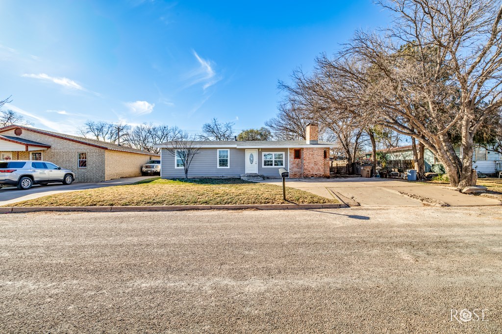 1611 Mission Ave Property Photo 4