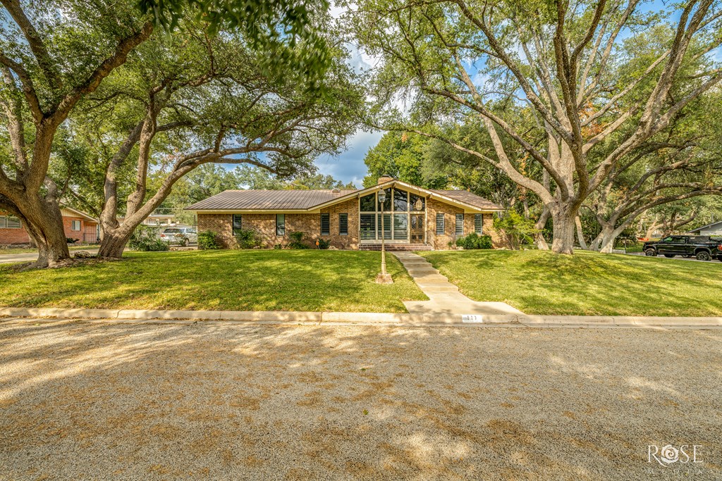 111 Manor St Property Photo 3