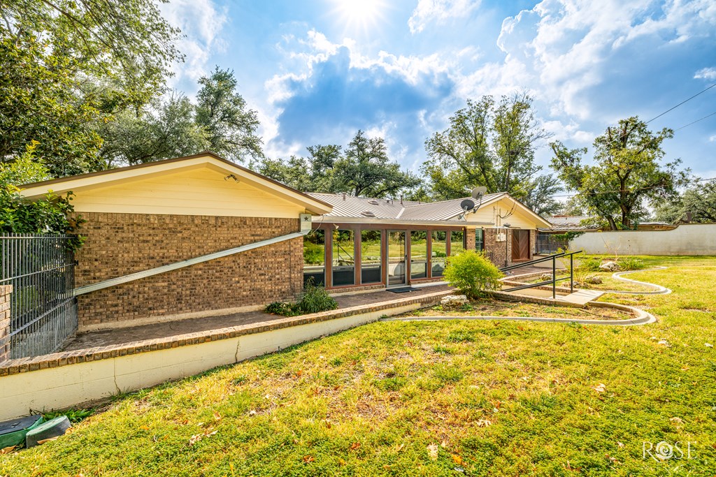 111 Manor St Property Photo 30