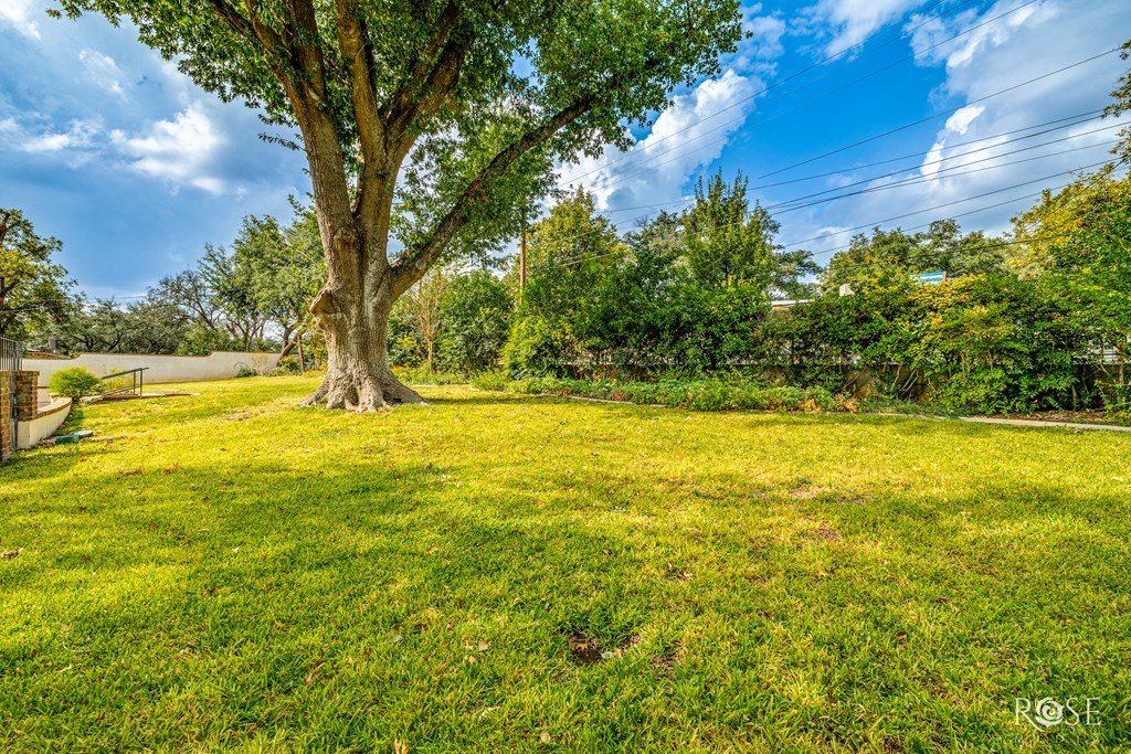 111 Manor St Property Photo 35