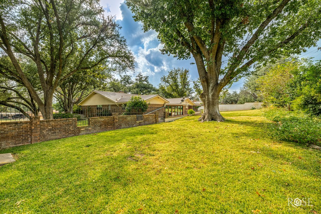 111 Manor Street Property Photo 36