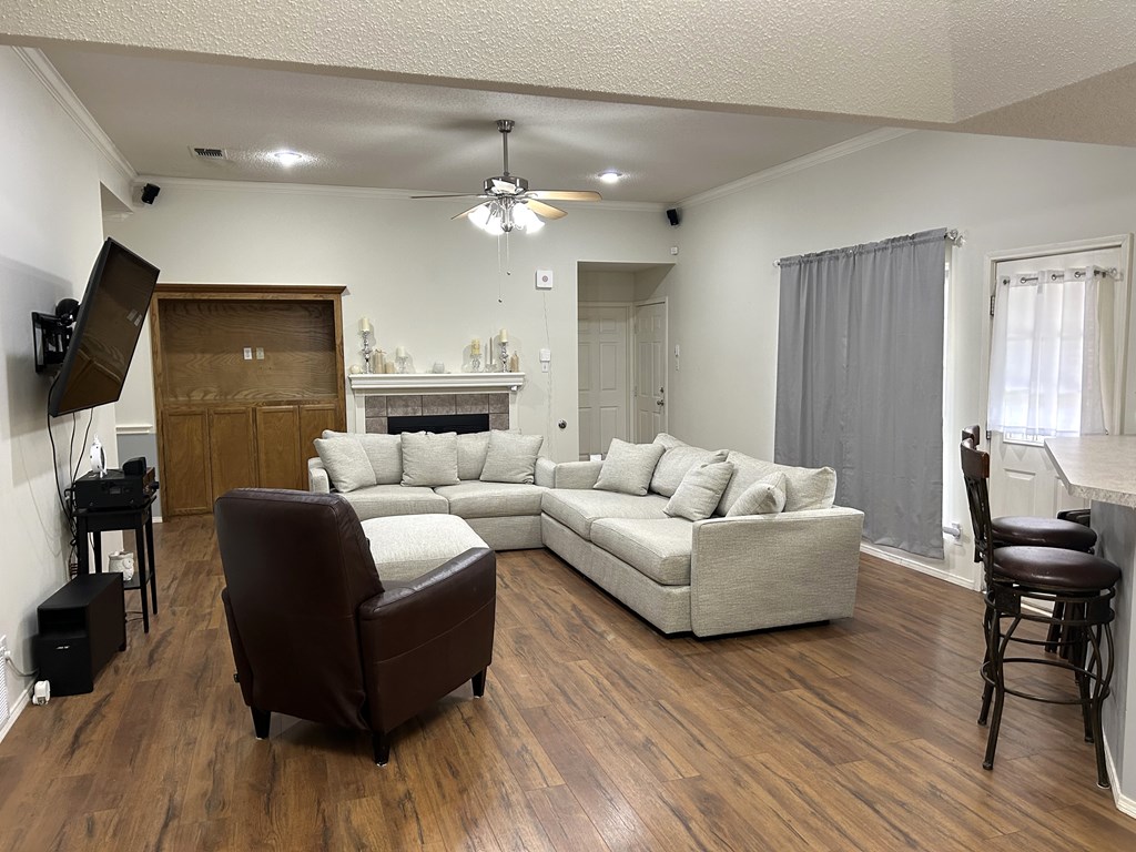 3570 Grandview Dr Property Photo 5