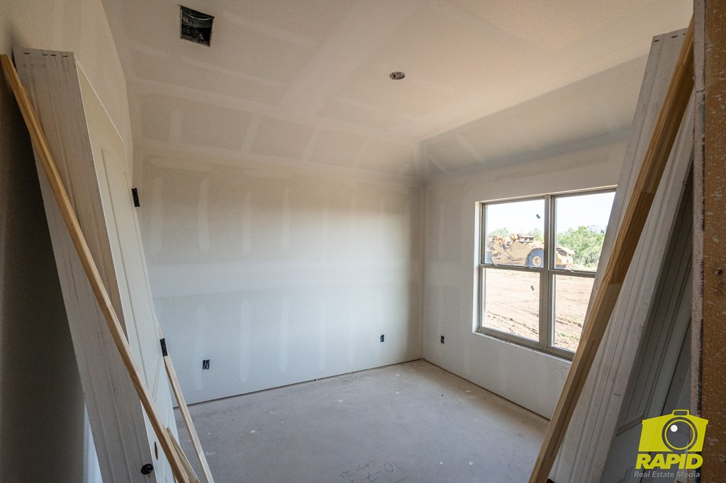 9602 Jaguar Trail Property Photo 6