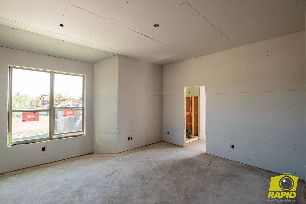 9618 Jaguar Trail Property Photo 8