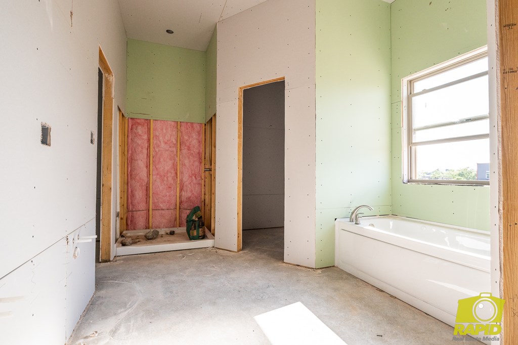 9618 Jaguar Trail Property Photo 10