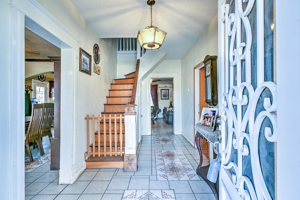 110 N Pope St Property Photo 3