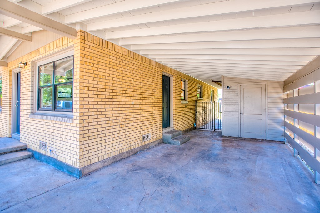 2235 Chestnut St Property Photo 5