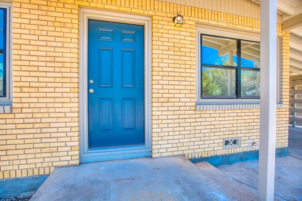 2235 Chestnut St Property Photo 6
