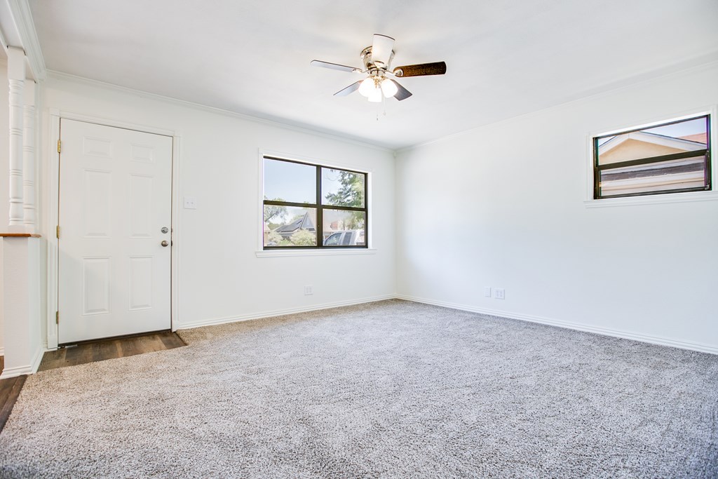 2235 Chestnut St Property Photo 10