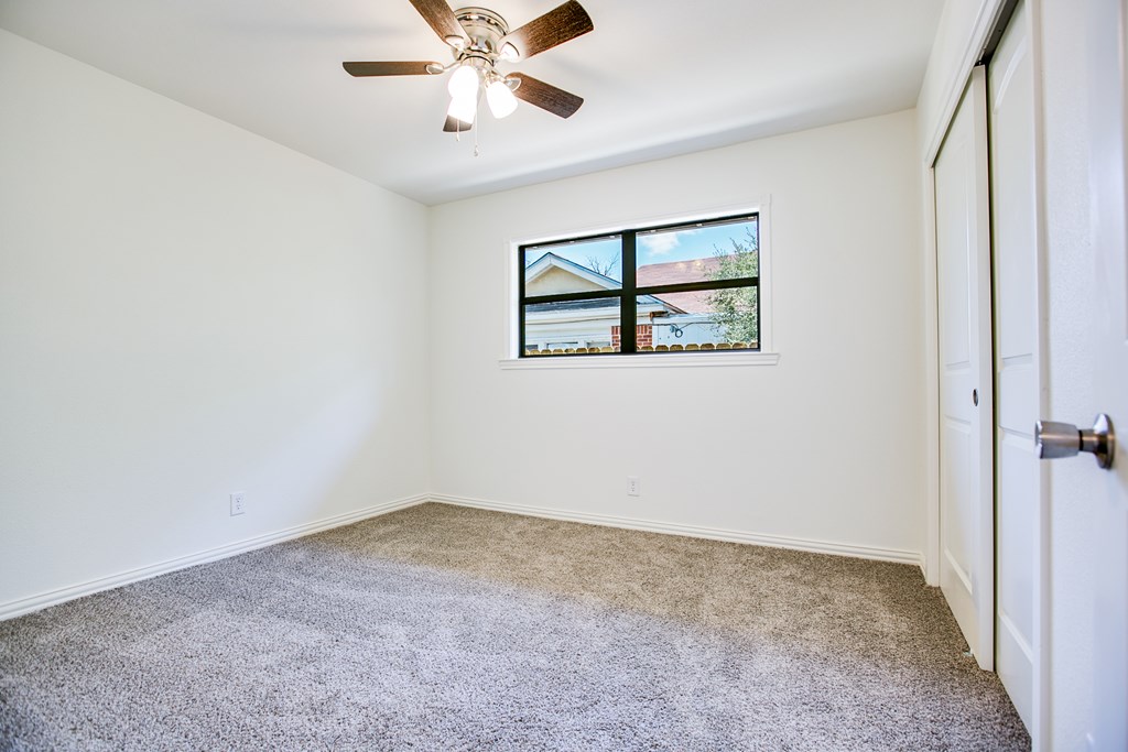 2235 Chestnut St Property Photo 16