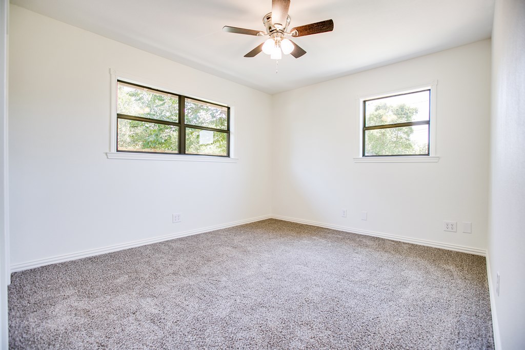 2235 Chestnut St Property Photo 18