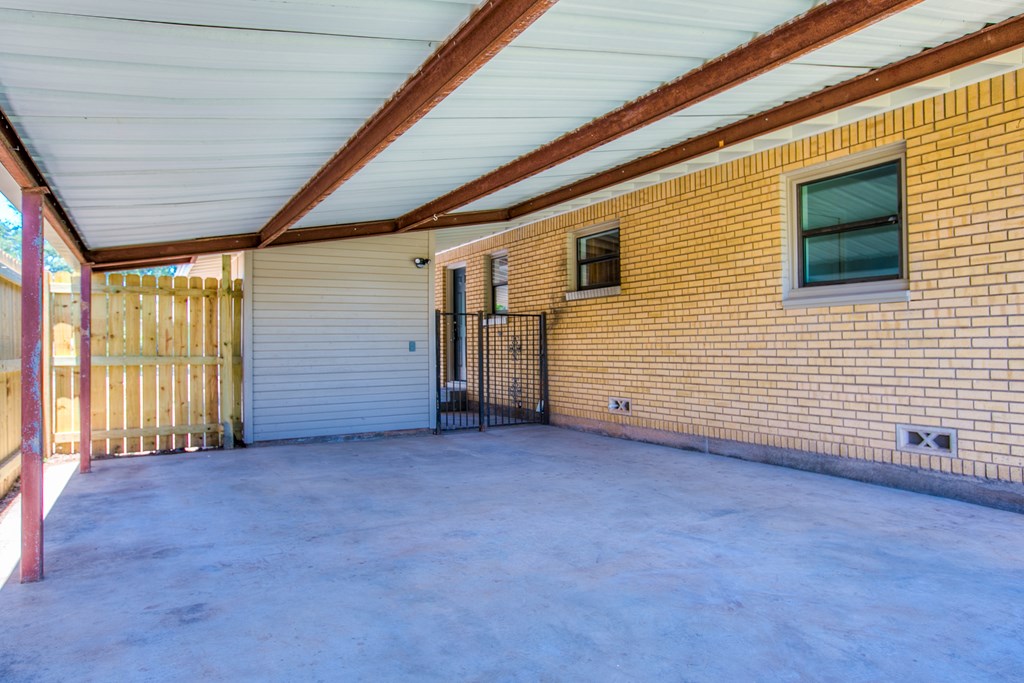2235 Chestnut St Property Photo 26
