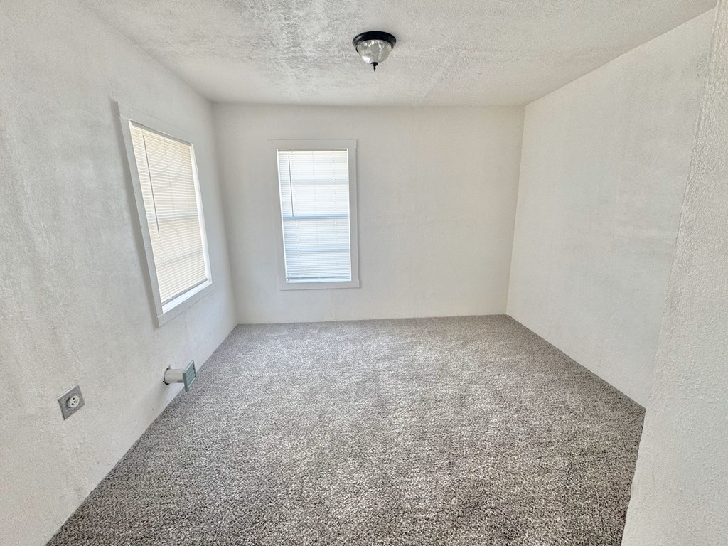 522 Ellis St Property Photo 7