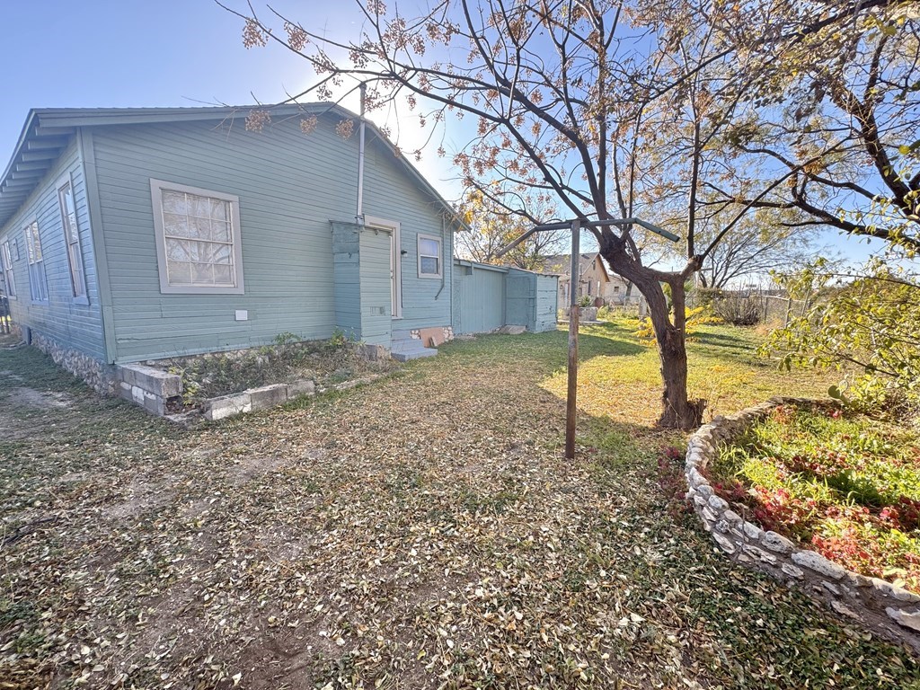 522 Ellis St Property Photo 14