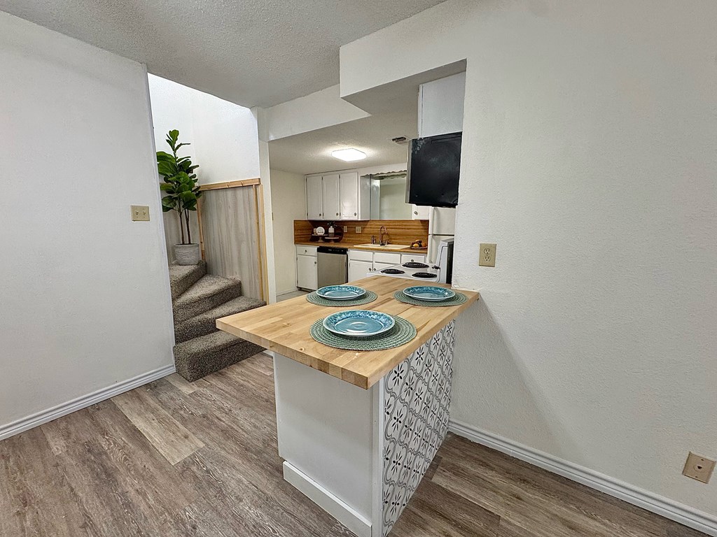 1036 Glenna Dr Property Photo 6