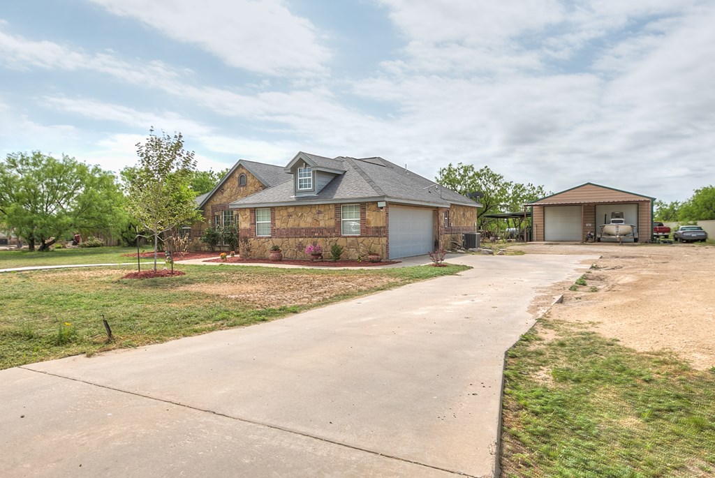 7837 Bison Trail Property Photo 3
