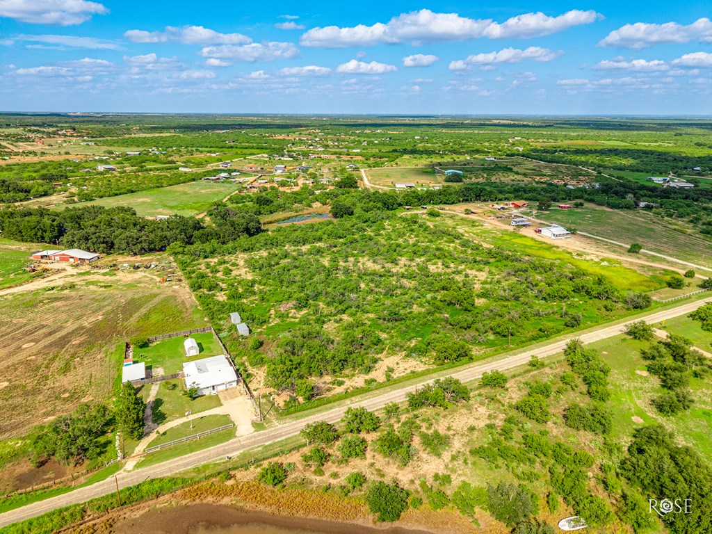 8610 N Valley Dr 139 Property Photo 2