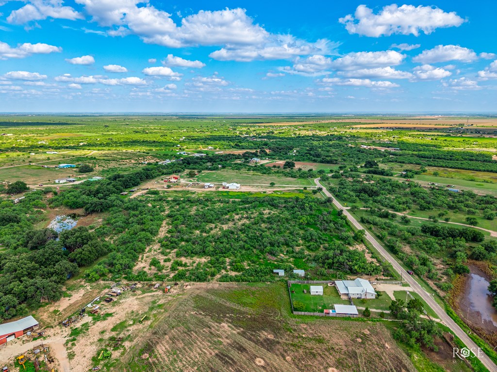 8610 N Valley Dr 139 Property Photo 8