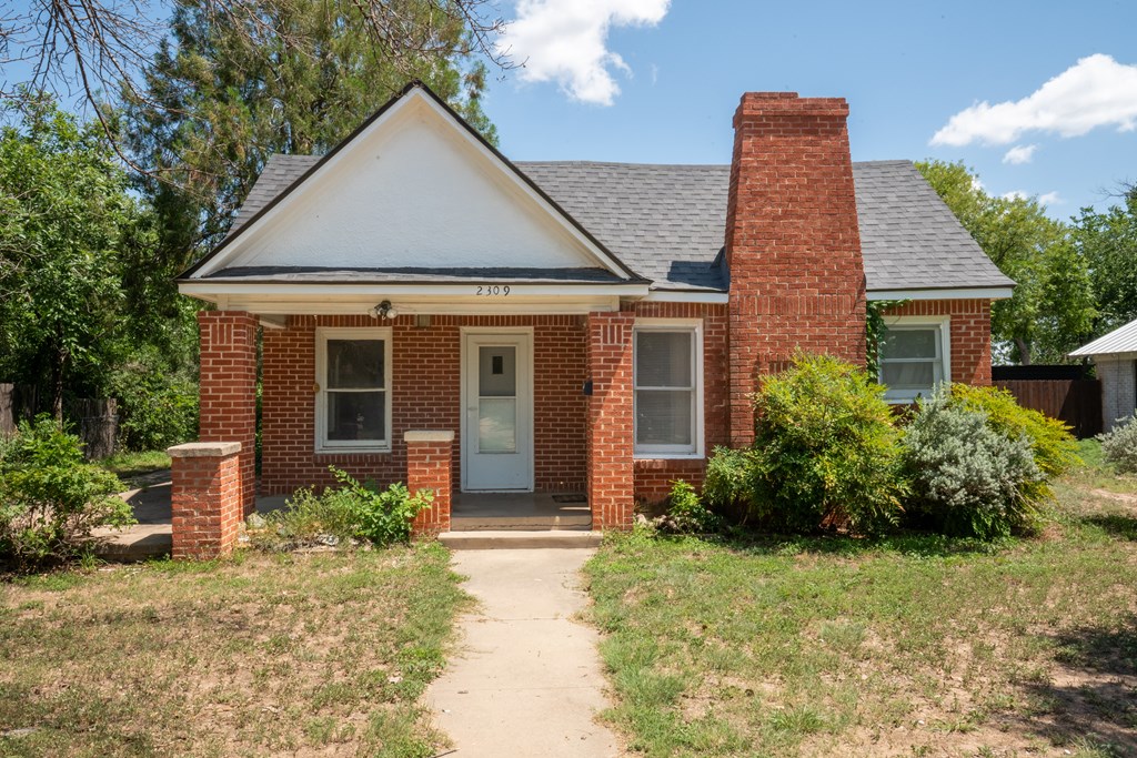2309 Houston St Property Photo 2