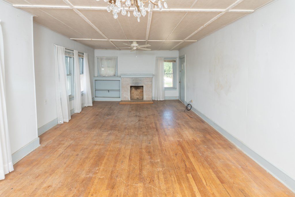 2309 Houston St Property Photo 7